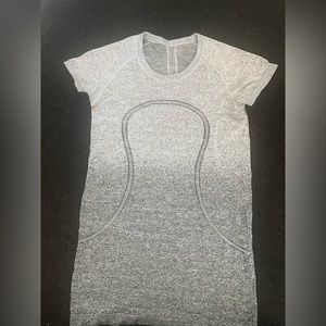 Lululemon top